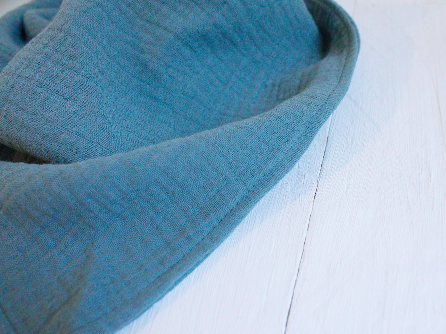 Musselintuch zum Binden mit Bestickung